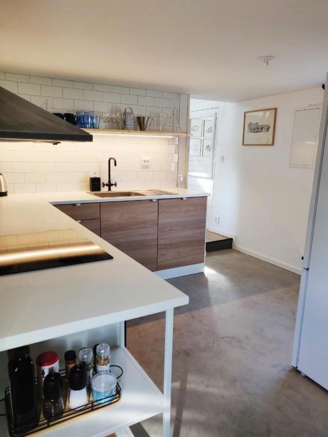 Lillstugan - Centralt Och Havsnaera I Lugnt Villomrade Falkenberg Exterior foto